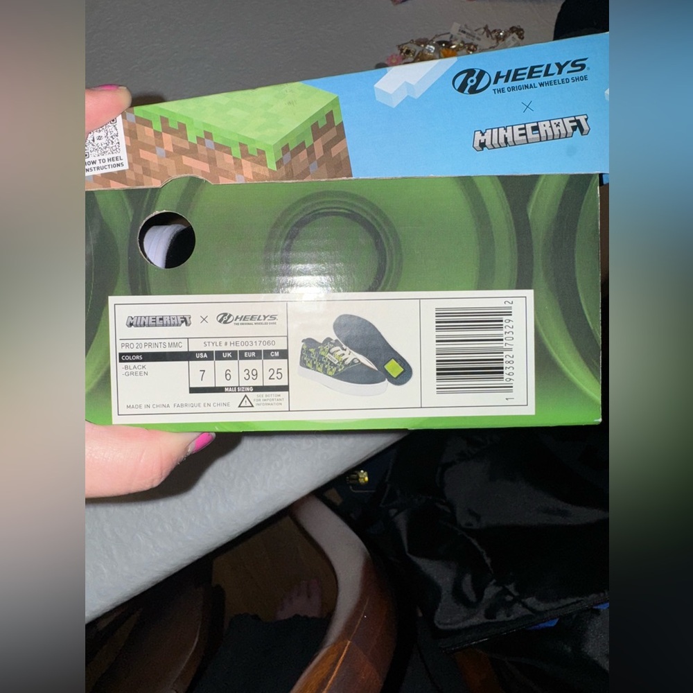 Minecraft Heelys - Picture 4 of 5